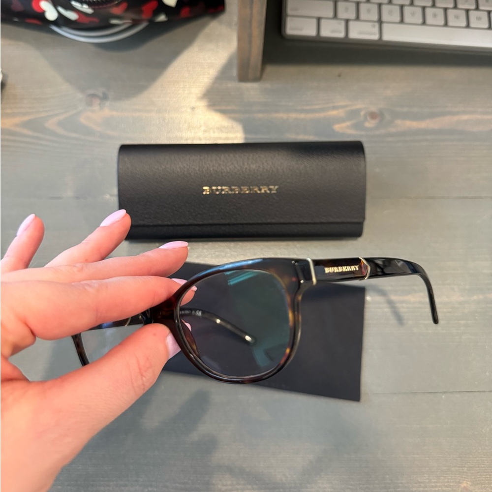 Women’s Burberry glasses